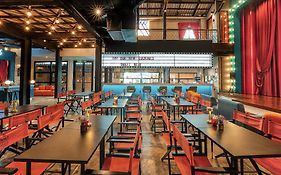 Prince Theatre Heritage Stay Hostel - Silom